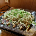 力士料理 にしき - カツオ叩き。薬味たっぷりでヒタヒタ