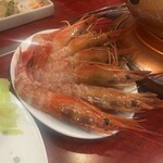 亀楽 - サービスのエビ人数分