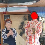 深川 冨士見 - 屋形船イベント〆の三本締めを某女優さんと深川 冨士見名物女将さんの掛け声で。