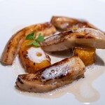 レストラン オオツ - 2025.9 イタリア産ポルチーニ コザワファームラボ産バターナッツかぼちゃ 蛤出汁とキノコのソース