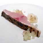 レストラン オオツ - 2025.9 会瀬漁港大内商店カンパチ藁焼き 冬瓜（発酵、火入れ、生の3通り）と山茗荷のソース