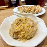 新雅 - 半チャーハン