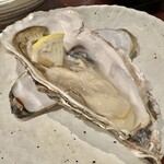 炭おやじ - 厚岸産 生牡蠣