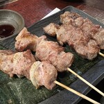 炭おやじ - ルスツ産 ハーブ豚串、塩生ラム串