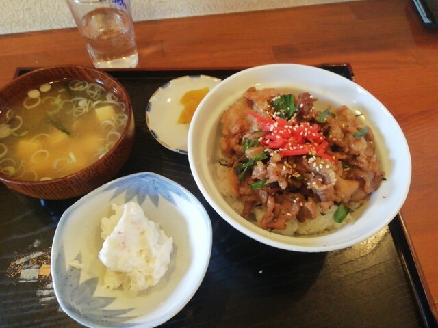 食事処 秀っこねえ &ndash; 三陸の地元食堂で味わう海鮮定食 | 岩手・大船渡
