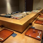 花月 - 6時に入店しましたが、すぐに満席となりました！