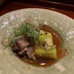 花月 - ◉ 煮物
      　特選牛と焼き茄子あんかけ
      　☘️ とろける松阪牛と香ばしい焼き茄子、
      　　あんの優しい味わいが心に残る絶品料理✨