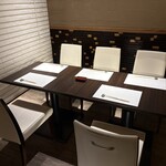 花月 - 個室のようなスペースもあります♪