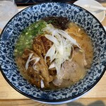 ラーメン小金太 - 豚骨入りラーメン