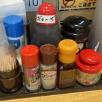 ラーメン小金太 - 味変（調味料）