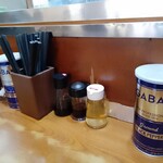 大勝軒 - テーブル