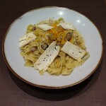 鎌倉パスタ イオンモールつくば店 - 期間限定：カマンベールとミモレットのサルシッチャ　デュクセルクリーム（フィットチーネに変更）