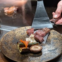 鉄板焼き 恵伝 - 恵伝厳選牛サーロイン 80g、季節野菜の鉄板焼き