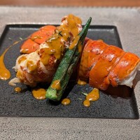 鉄板焼き 恵伝 - オマール海老の香草蒸し　アメリケーヌソース