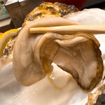 おさかなセンター イチノイチ - 大きい！♡大きい！♡生牡蠣食べるの♡いつぶり♡だろう？最高の一品(^^)