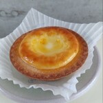 BAKE CHEESE TART - 焼き立てチーズタルト 250円