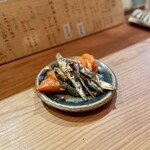 茶虎飯店 - 麻辣煮干しはスターターとして最強！この一品で赤星中瓶無くなる事件発生