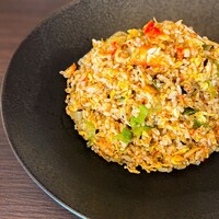 激辛 蟹肉チャーハンレタス入り　