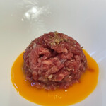 ビーフキッチン 中目黒本店 - たっぷり絶品ユッケ、びっくりするほど美味しい