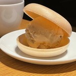 ビーフキッチン - キャラメルアイス最中