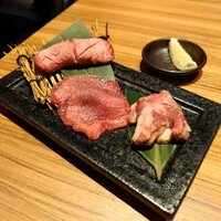 中目黒焼肉 登牛門 - 