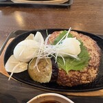 なか田 - ジャンボハンバーグ、ボリュームあり