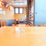 やぶ善 - 玄関周辺の客席。