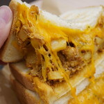 BUNK SANDWICHES Mita seizaka ten - The junk food vibe enhanced by cheddar cheese