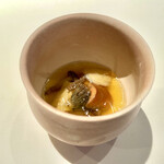 レストラン オオツ - ■天然キノコ（ハツタケ、タマゴタケ、センボンシメジ）すっぽんスープツタケ、タマゴタケ、センボンシメジ） すっぽんスープ