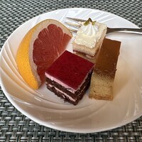MIDO RESTAURANT PIC NIKA - 
