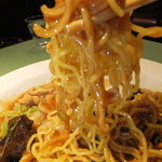 中華厨房あんにん - 五目あんかけ焼きそば　８００円の麺のアップ　【　２０１４年１０月　】