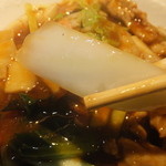 中華厨房あんにん - 五目あんかけ焼きそば　８００円の白菜のアップ　【　２０１４年１０月　】