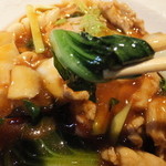 中華厨房あんにん - 五目あんかけ焼きそば　８００円の小松菜のアップ　【　２０１４年１０月　】