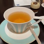 東京ステーションホテル ロビーラウンジ - シュルマートルンク
      ハーブティー。口の中でミントの香りがふわっと広がります。