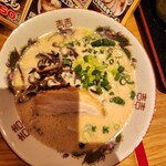 濃厚とんこつラーメン だるま一家 - 