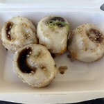 弄堂 生煎饅頭 南森町本店 - 焼き小籠包4つ480円　黒酢かけた後