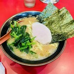 横浜ラーメン おか本 - 