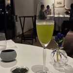 モトイ - 日本茶ペアリング4種類　3,500円
      ②宮崎県の和紅茶　　
      ③長崎県の緑茶
      ➃高知県の碁石茶…独特な香りの希少茶