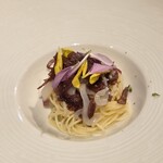 モトイ - 前菜①
      みりんと烏賊のカペッリーニ