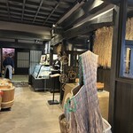 水屋 - 入り口から　内観　カフェは右→  撮影許可OK