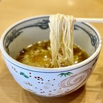 らーめん いまるや - 全粒粉入りの細麺