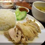 スコンター - 蒸し鶏ご飯・ランチ（カーオ マン ガイ）￥900