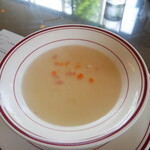 ファミリーレストラン キャロット - 料理写真:まずコンソメスープが運ばれてきます☆