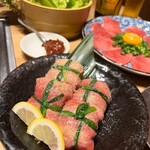 焼肉台所家 渋谷本店 - タン包み（結びタン)