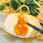 魂心家 - “味玉”もちょうど良い半熟加減。