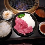 320045938 - ★カルビ焼肉定食