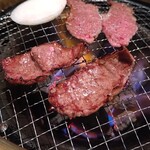 320045944 - ★炭火で焼いて…