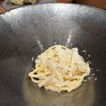 メルモーゾ ダ ドロカワ - 【パスタ】クリームパスタ　ヤギのチーズの匂いが濃厚で刻んだ梨が乗ってました。