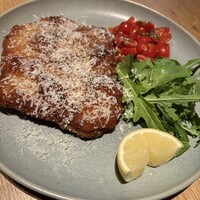 Osteria IL VIAGGIO - 白金豚のカツレツミラネーゼ
