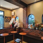 クレープ喫茶 えんどう - 店内、テーブル席